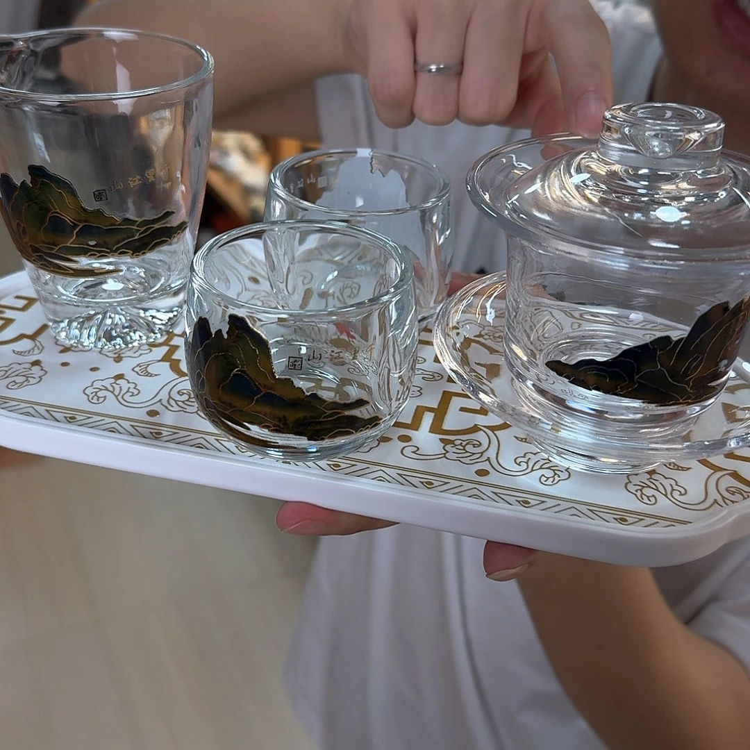 盖碗里的水煮开后放入