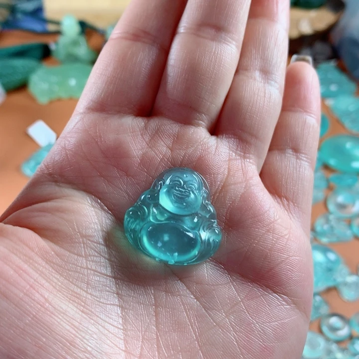 未***家蛇纹石玉未镶嵌颈饰