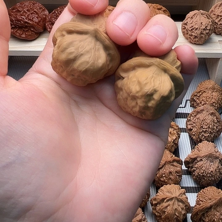 文玩核桃吊坠古蟾38