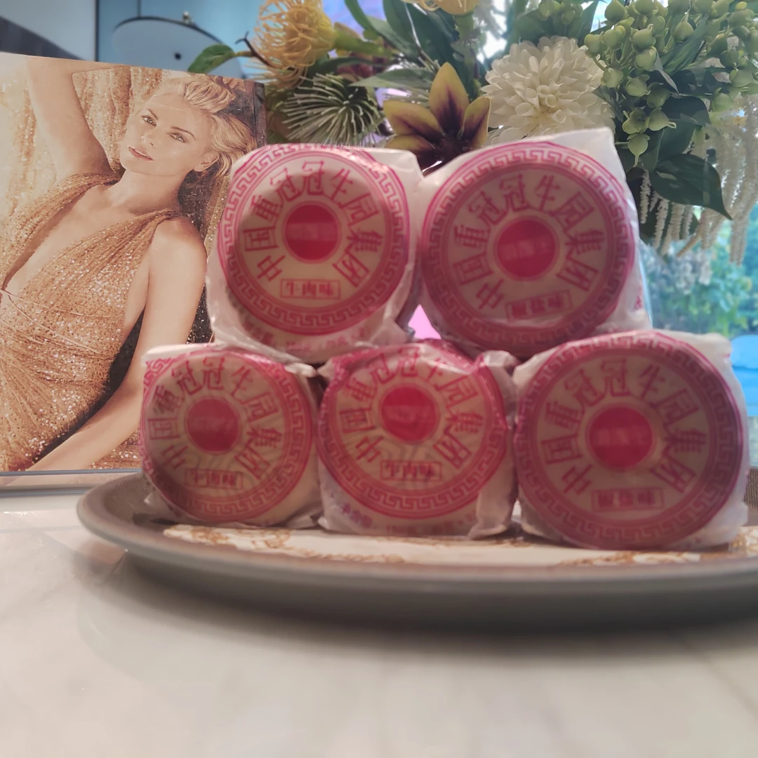 广式月饼四川重庆特产传统油纸包手工月饼五仁冰桔椒盐味中秋月饼