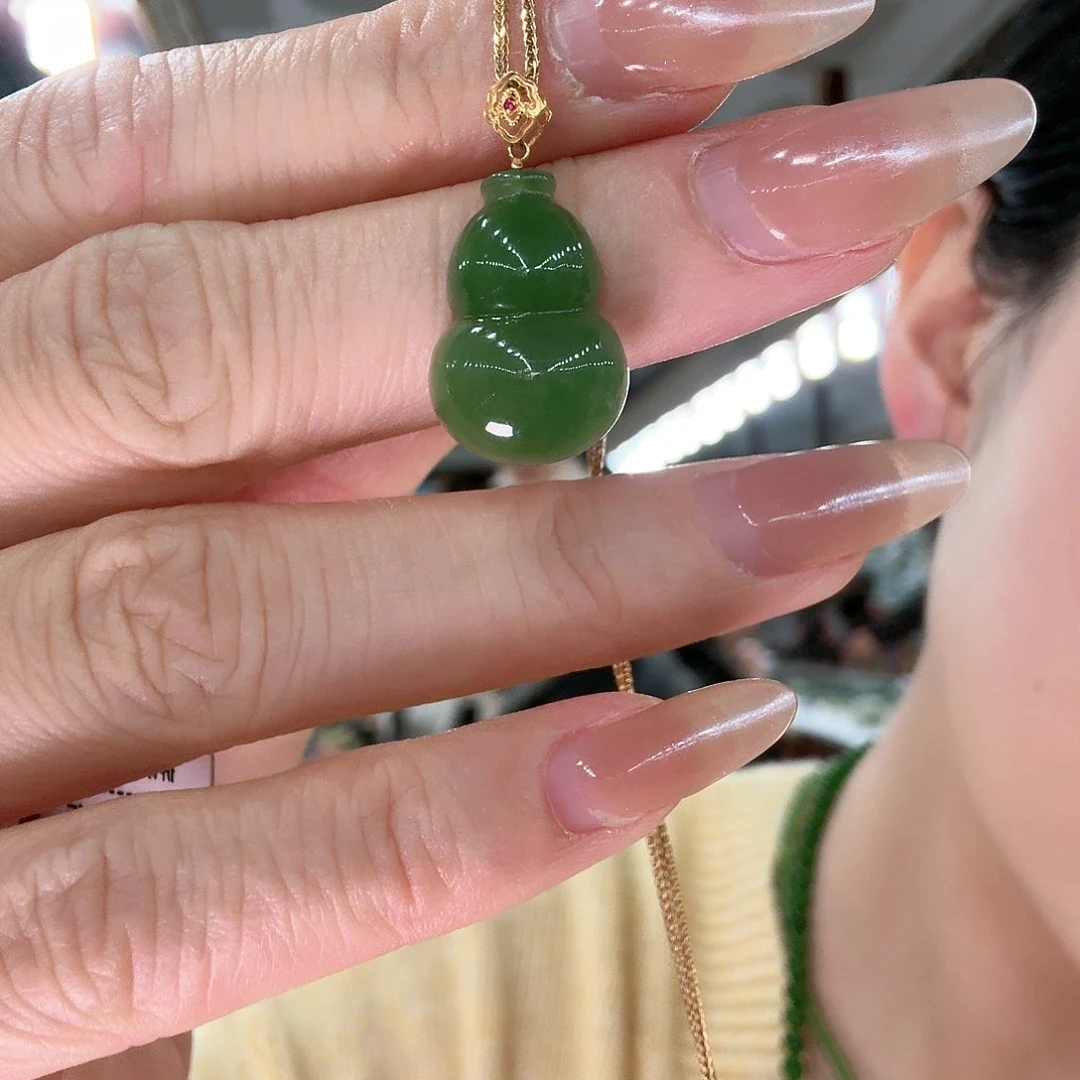 和田玉吊坠(不含链)18K金镶嵌