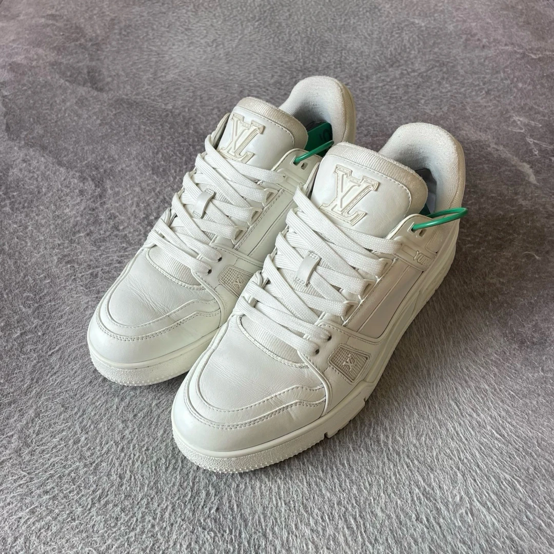 95新 LouisVuitton/路易威登 trainer白色板鞋/41.5码/无配件