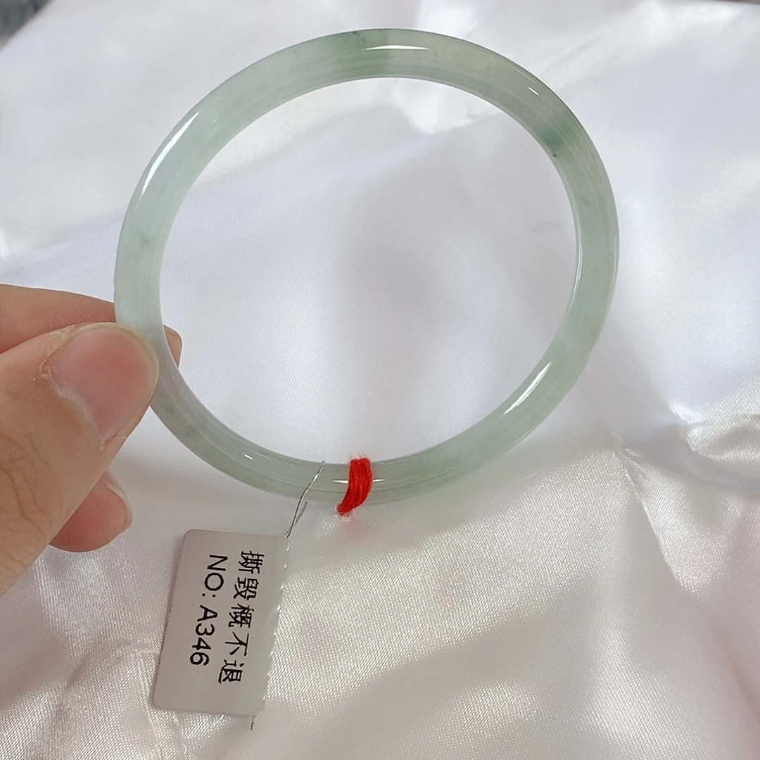 翡翠未镶嵌手镯（圆镯）