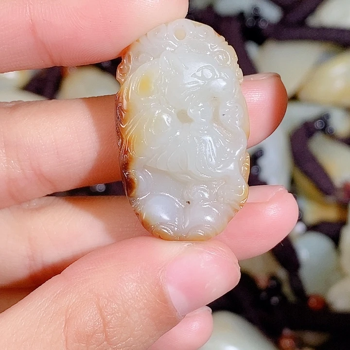 和田玉未镶嵌颈饰