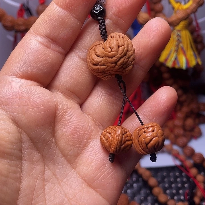 吊坠桃核龙纹桃枭