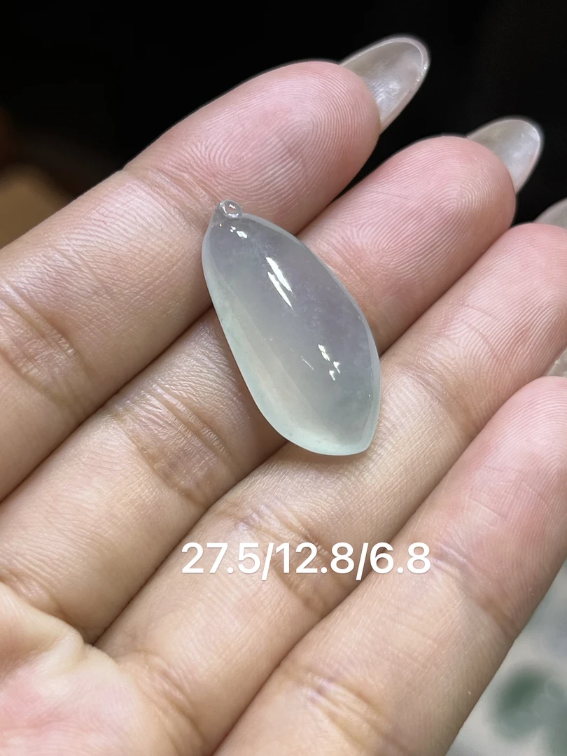 缅甸天然翡翠A货，底色福瓜，种老冰透，无需包容，性比价很高，来秒杀