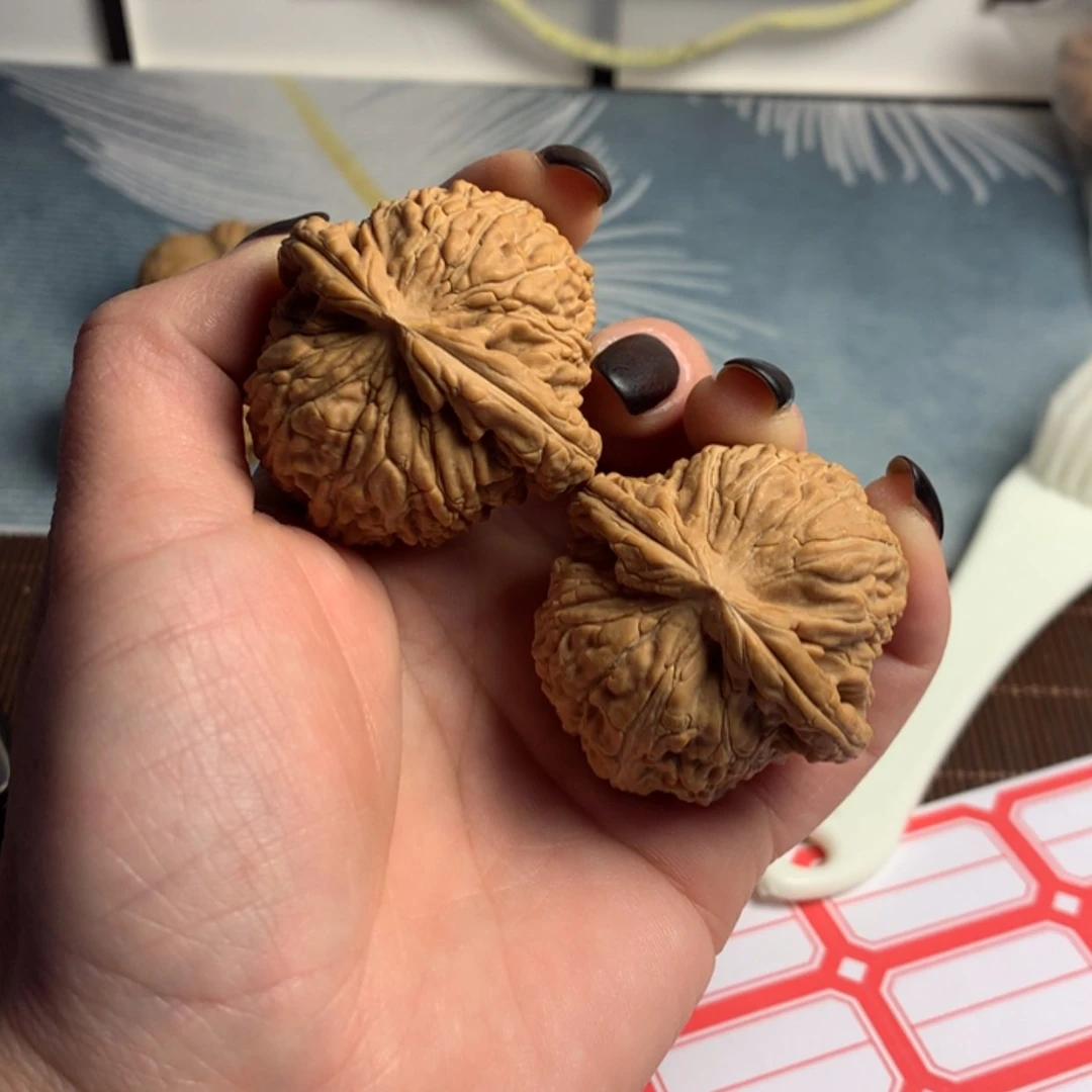 【闪购商品】文玩核桃吊坠嗷**?白狮