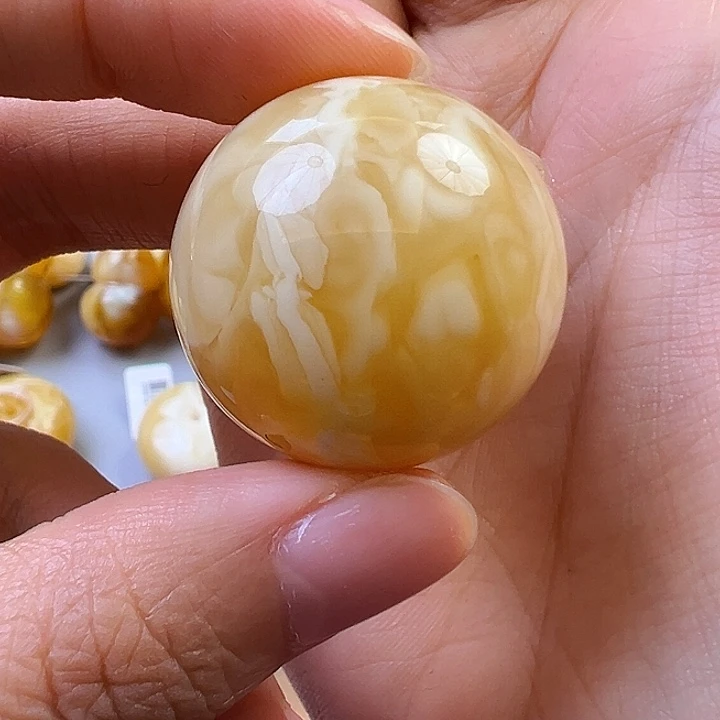 蜜蜡未镶嵌珠宝奇石