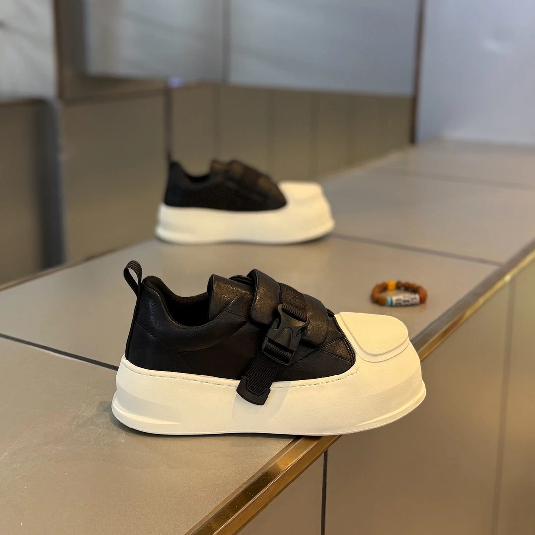 男鞋搭扣一脚蹬大头小众个性潮流设计感秋季新款男士鞋子时尚休闲