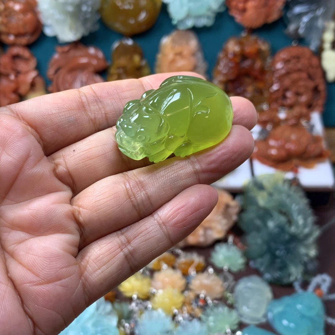 蛇纹石玉未镶嵌挂坠