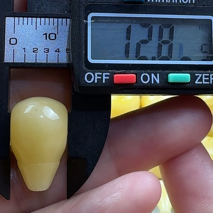 西***儿裸石琥珀未镶嵌53