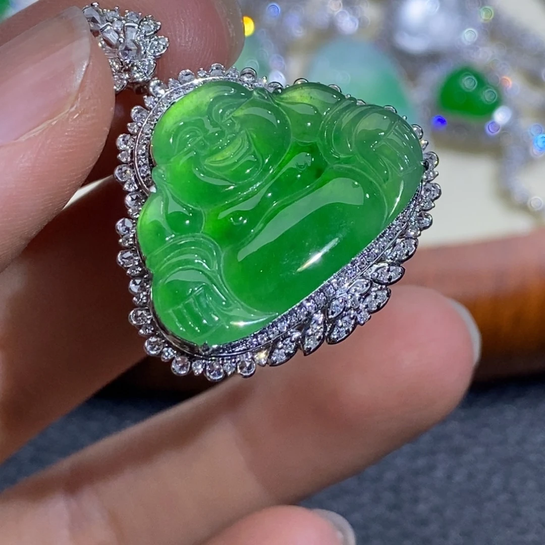 颈饰18K金镶嵌翡翠佛公