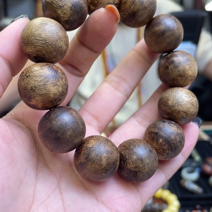 大***️沉香手串沉香的手