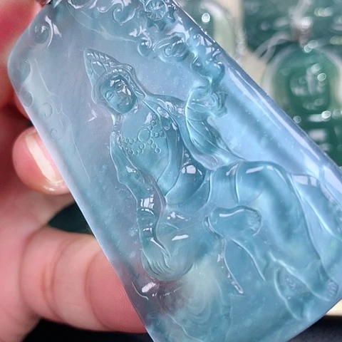 【闪购商品】颈饰18K金镶嵌翡翠