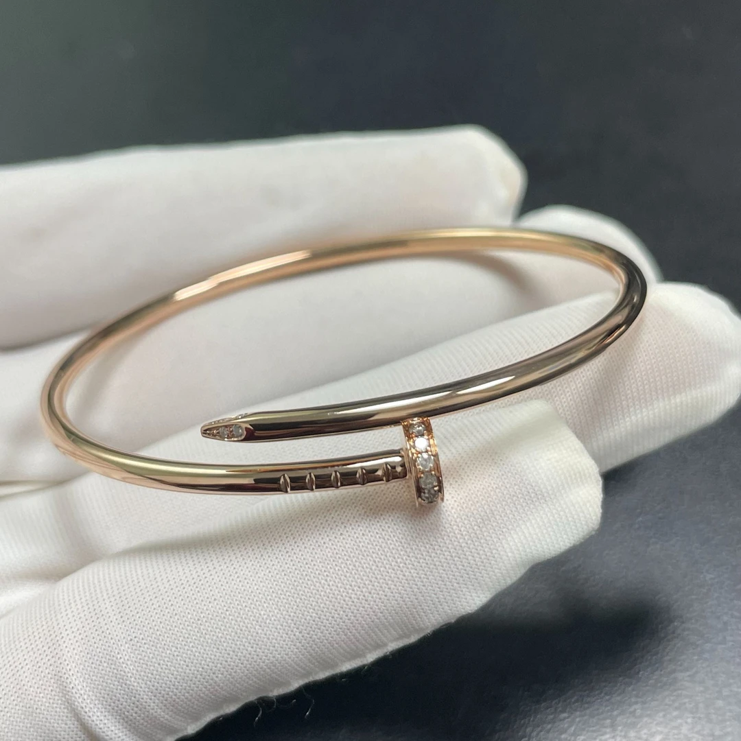 18k金钉子手镯头尾钻石（48小时鉴赏期）    多样性发一件