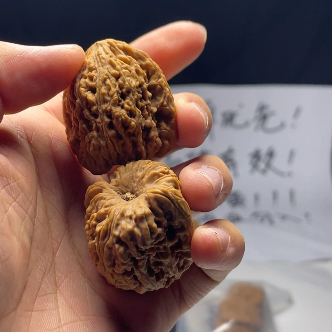 顶***尖文玩核桃吊坠南疆石