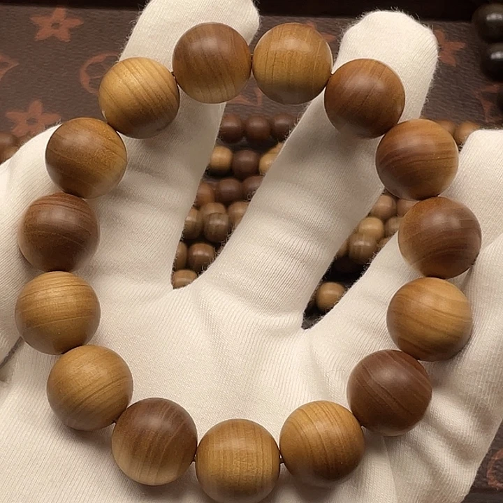 用***君檀香木老山檀1.5沉水黑肉横纹手串