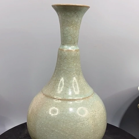 摆件汝窑长颈瓶造型独特