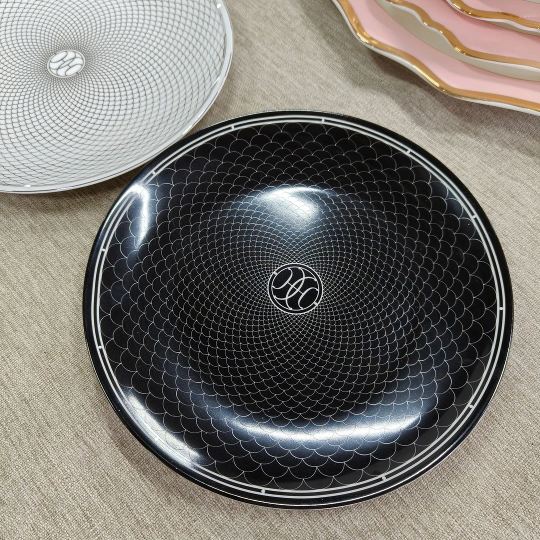 新款骨瓷高级感黑白撞色西餐盘家用咖啡杯碟面碗酒店会所餐具