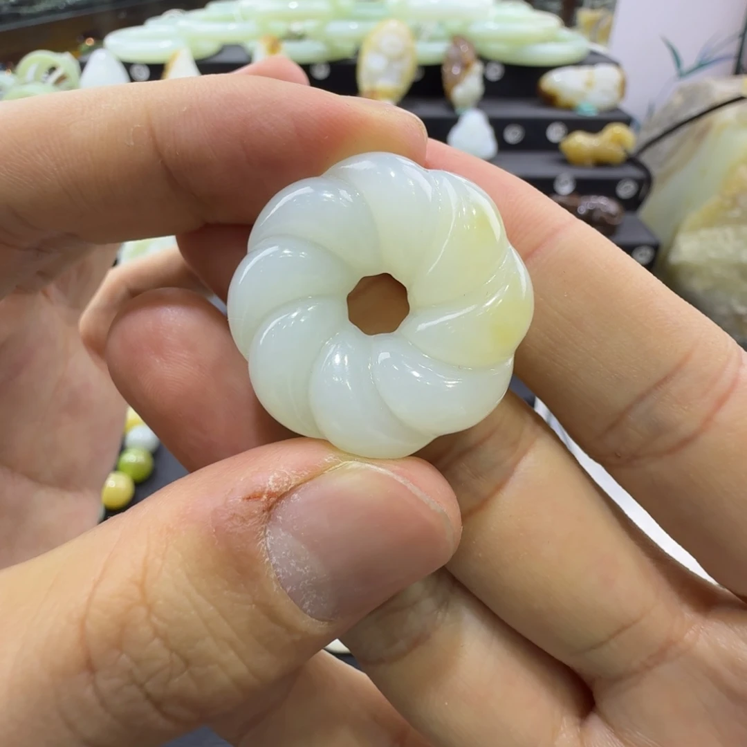 和田玉未镶嵌吊坠(赠链)新疆和田玉