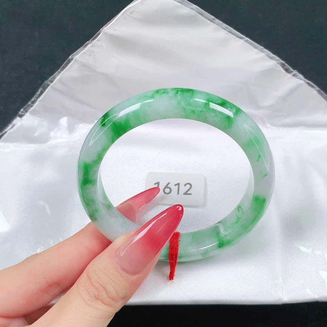 翡翠未镶嵌手镯天然翡翠手镯04