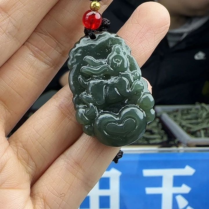 和田玉未镶嵌颈饰