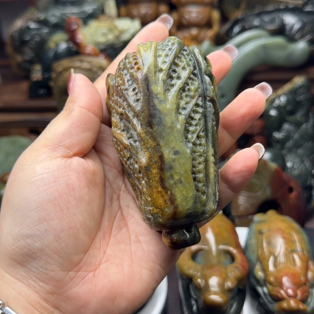 透闪石质玉未镶嵌珠宝奇石