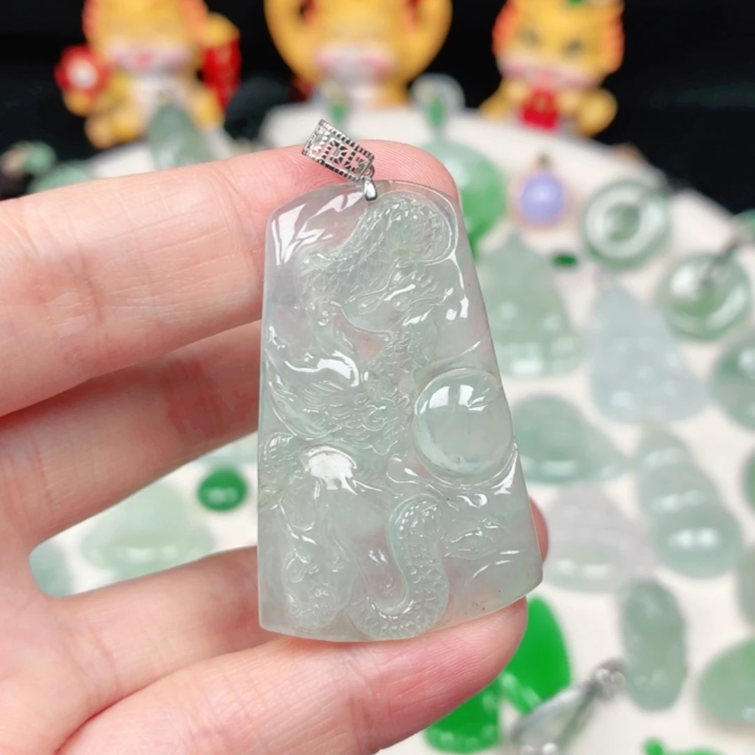 颈饰18K金镶嵌翡翠缅甸天然A货翡翠