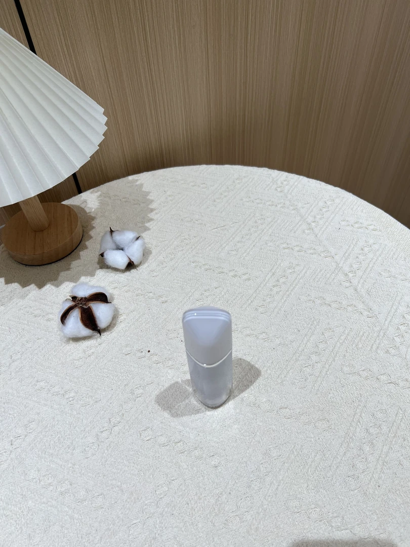 【俐32】化 妆瓶丝柔防晒隔离润肤霜补水通用-兰