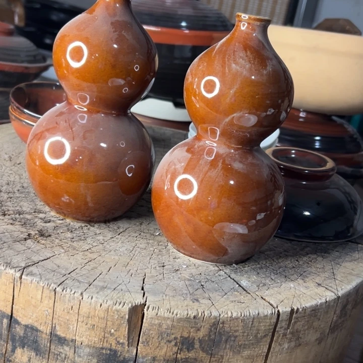 库存尾货葫芦瓶一对