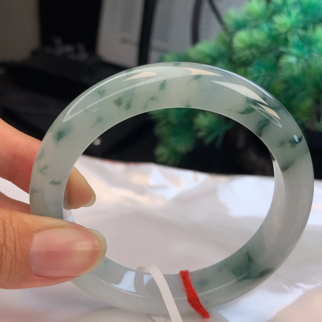 翡翠未镶嵌手镯57圈