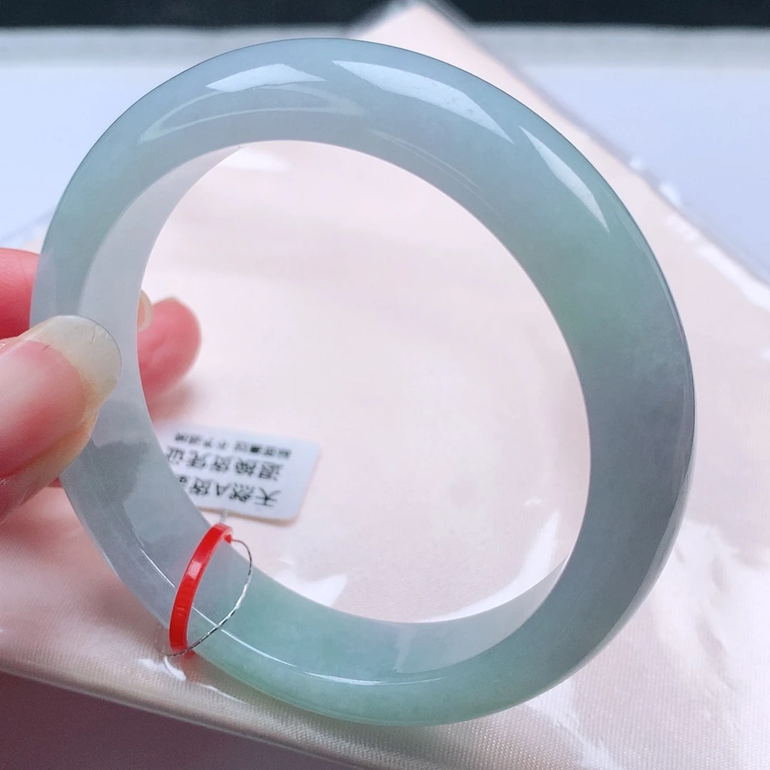 翡翠手镯未镶嵌57圈