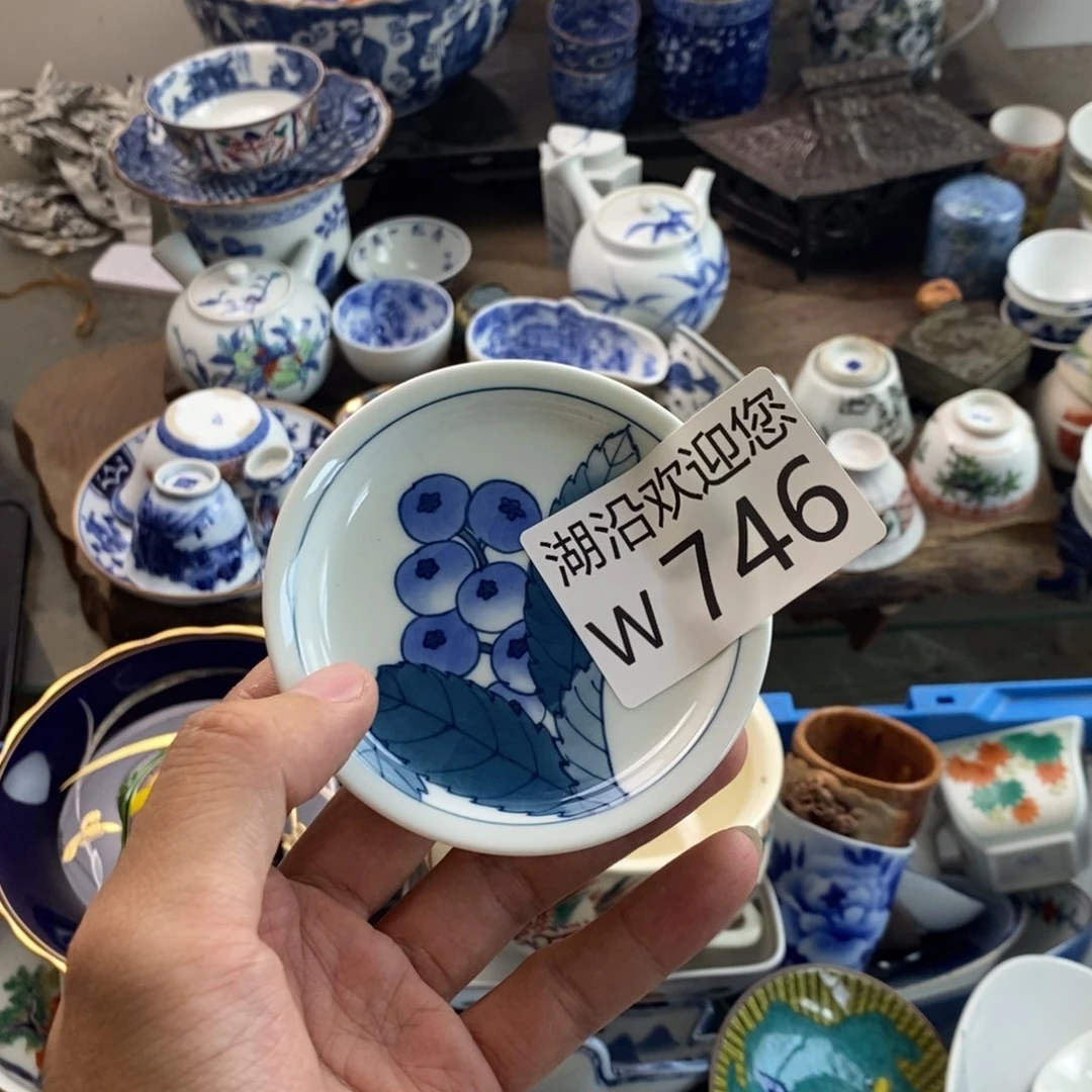 竹***a其他瓷器瓷器的一个人
