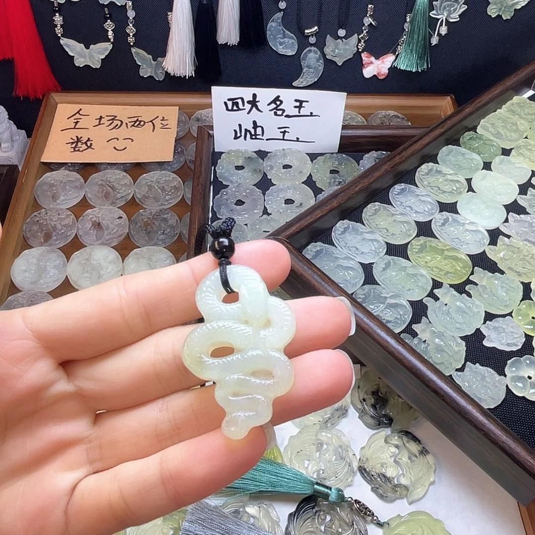 岫玉未镶嵌岫玉大玉蛇吊坠