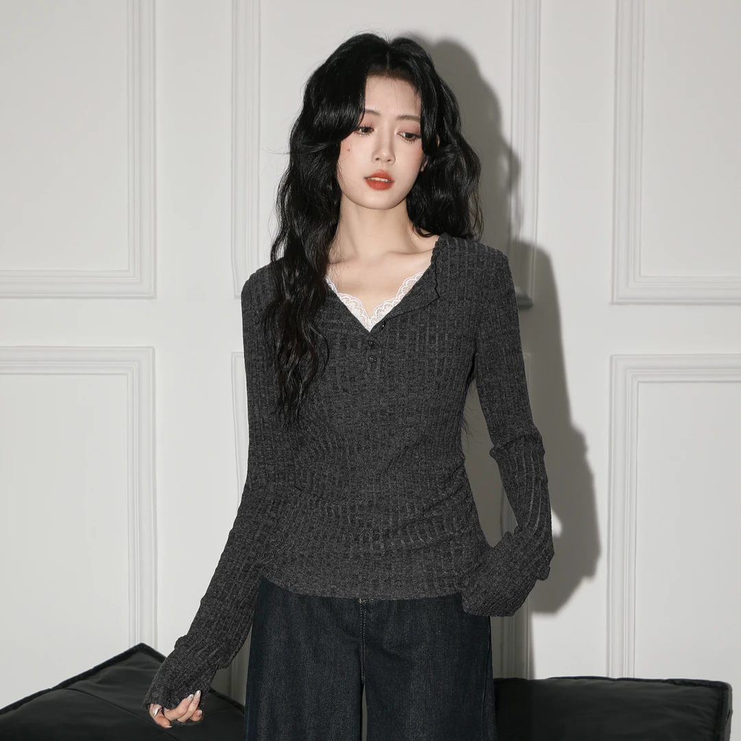 灰色假两件长袖针织衫女春秋2025春新款蕾丝拼接V领打底正肩上衣