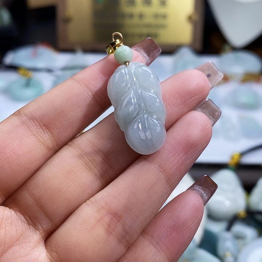 翡翠未镶嵌颈饰3593