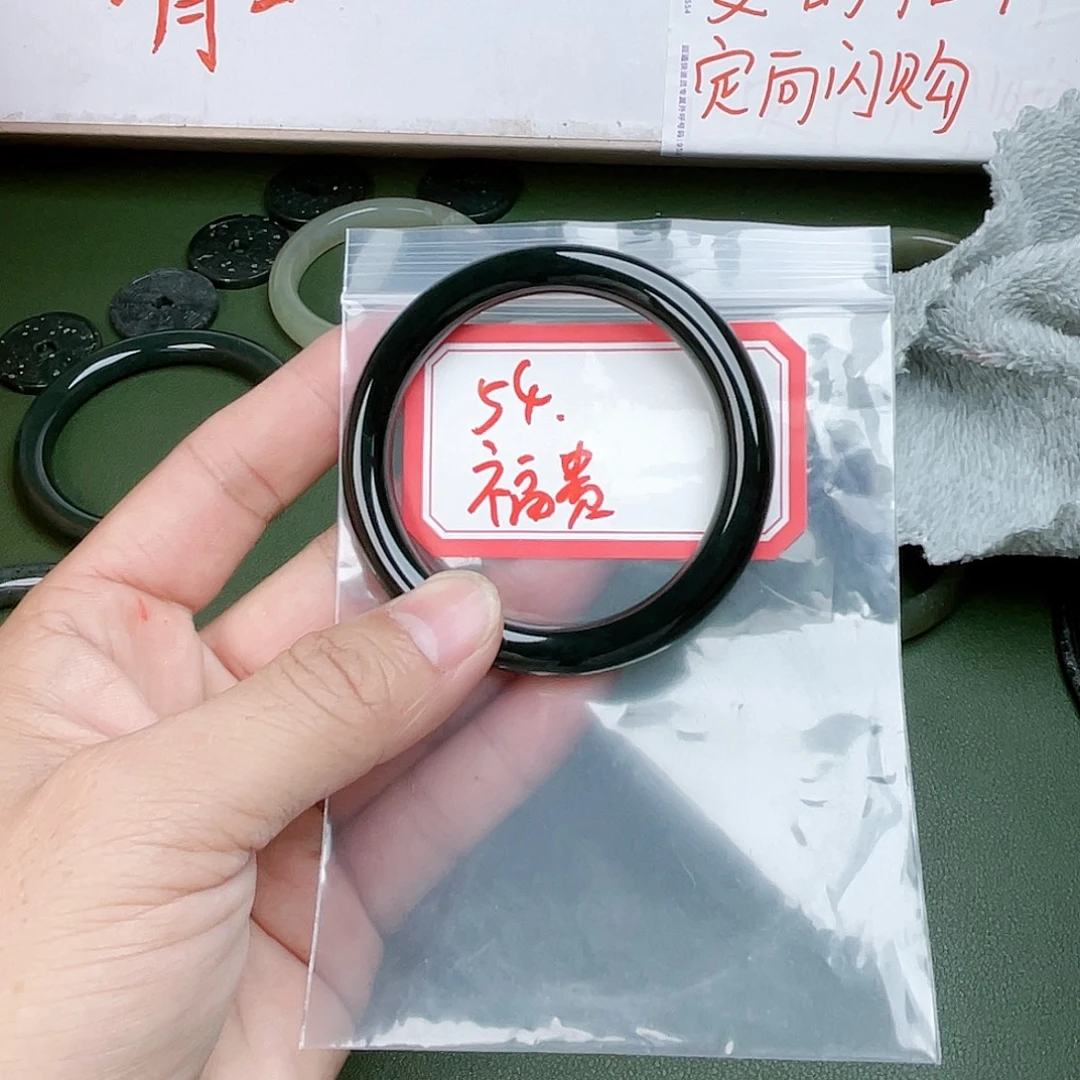 一***一和田玉未镶嵌手镯