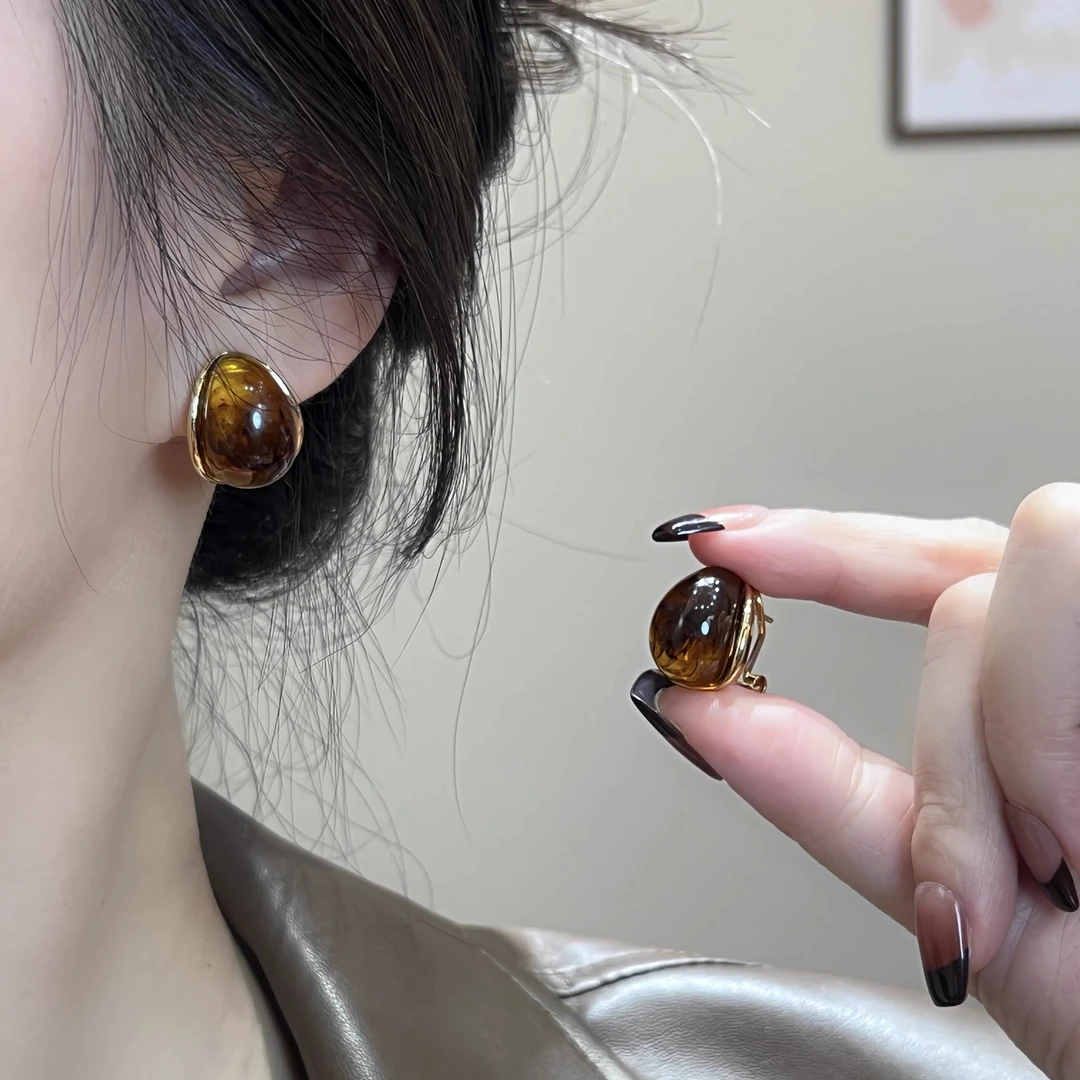 铜合金锆石耳饰 美拉德水滴耳扣女秋冬复古高级感轻奢耳环A122