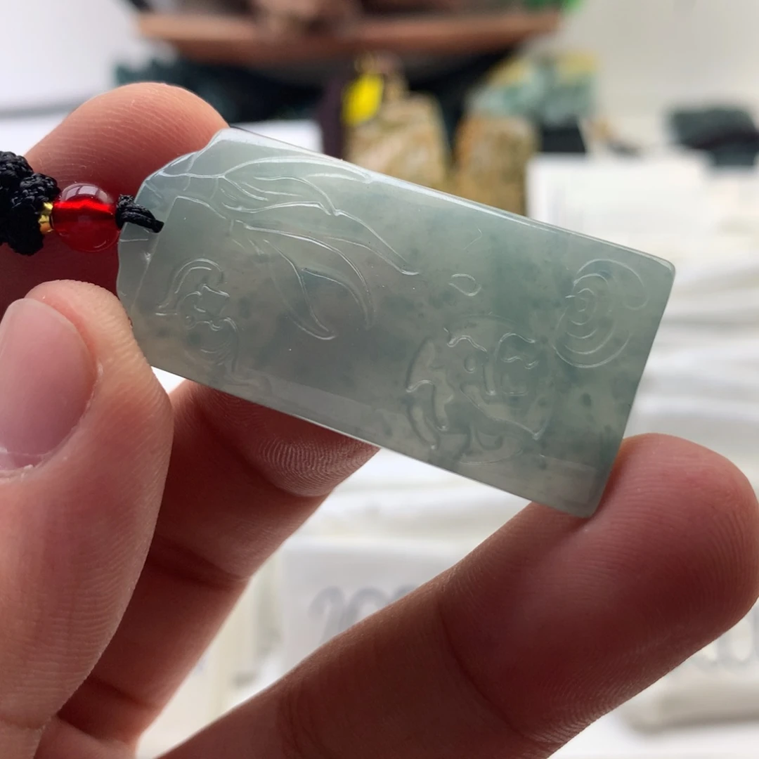 颈饰未镶嵌翡翠福牌