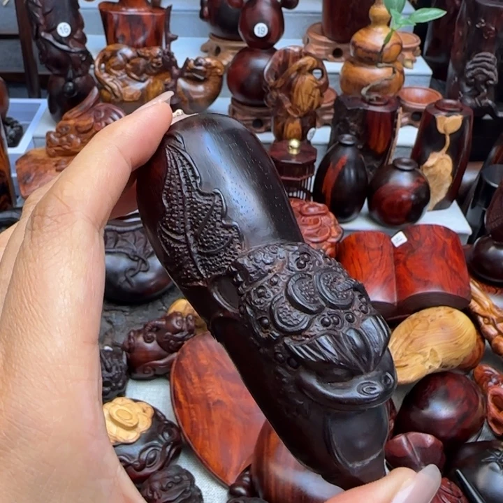 木—****◤小叶紫檀雕啦金蟾把件