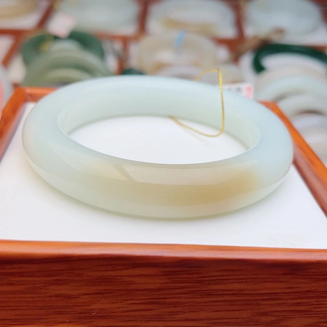 和田玉未镶嵌手镯57