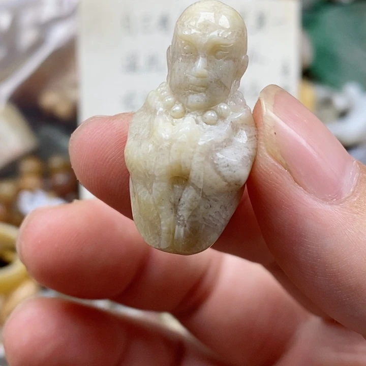 硅化珊瑚（珊瑚玉）未镶嵌颈饰