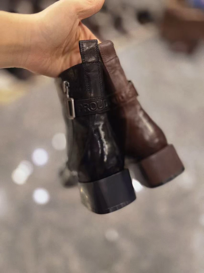 713-5粗跟马丁靴漆皮冬短靴黑色方头棕色靴子复古时尚高跟