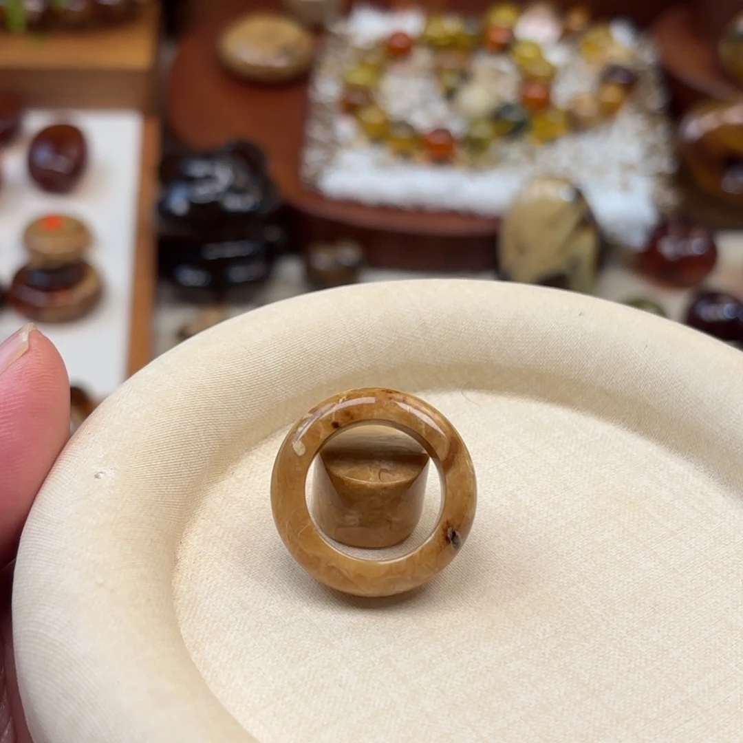 琥珀未镶嵌手串黄白根珀妖花戒指一套