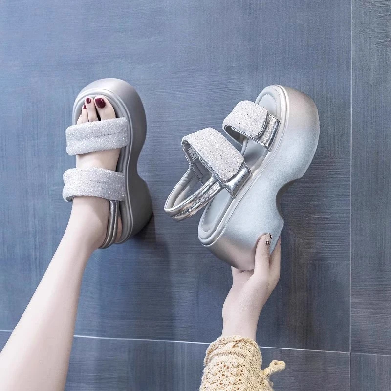 8cm银色内增高跟厚底凉鞋女2025新款夏季外穿坡跟运动松糕罗马鞋