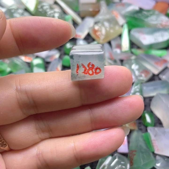 定制翡翠未镶嵌天然缅甸翡翠