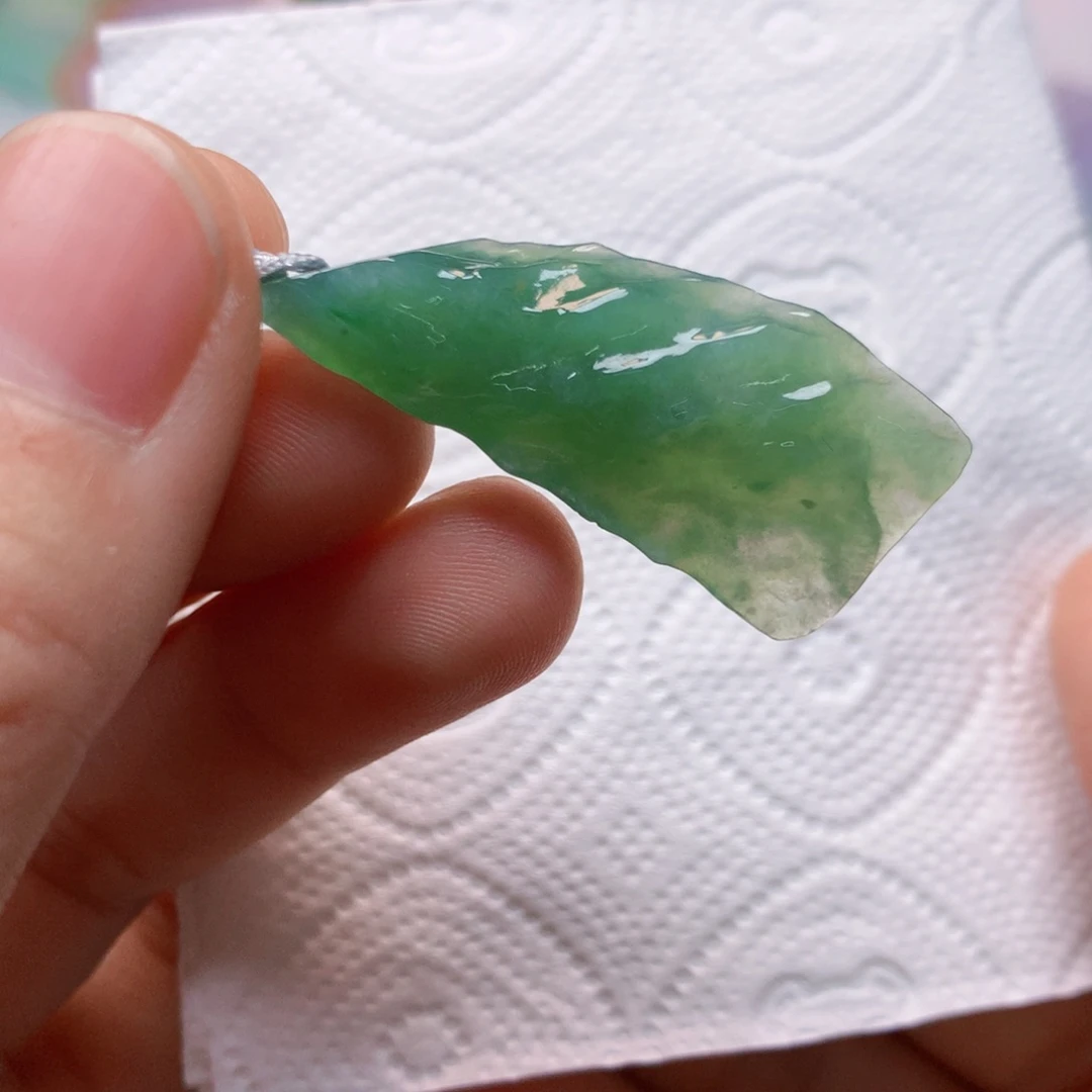 【闪购商品】翡翠吊坠(不含链)未镶嵌