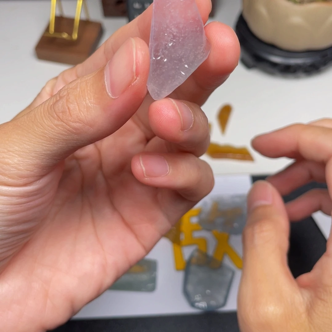 翡翠未镶嵌颈饰冰粉挂件