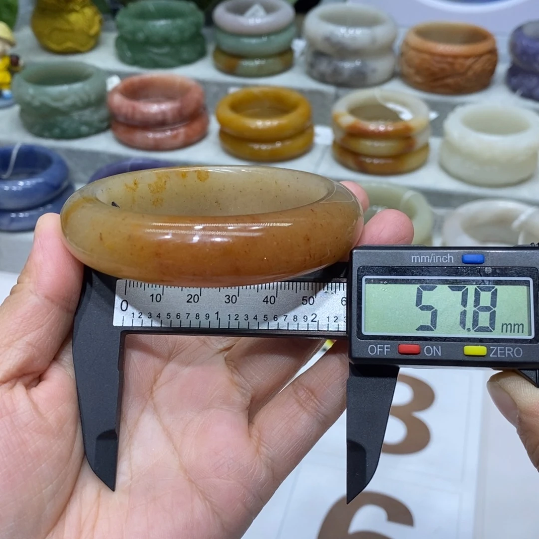 石英岩玉未镶嵌手镯