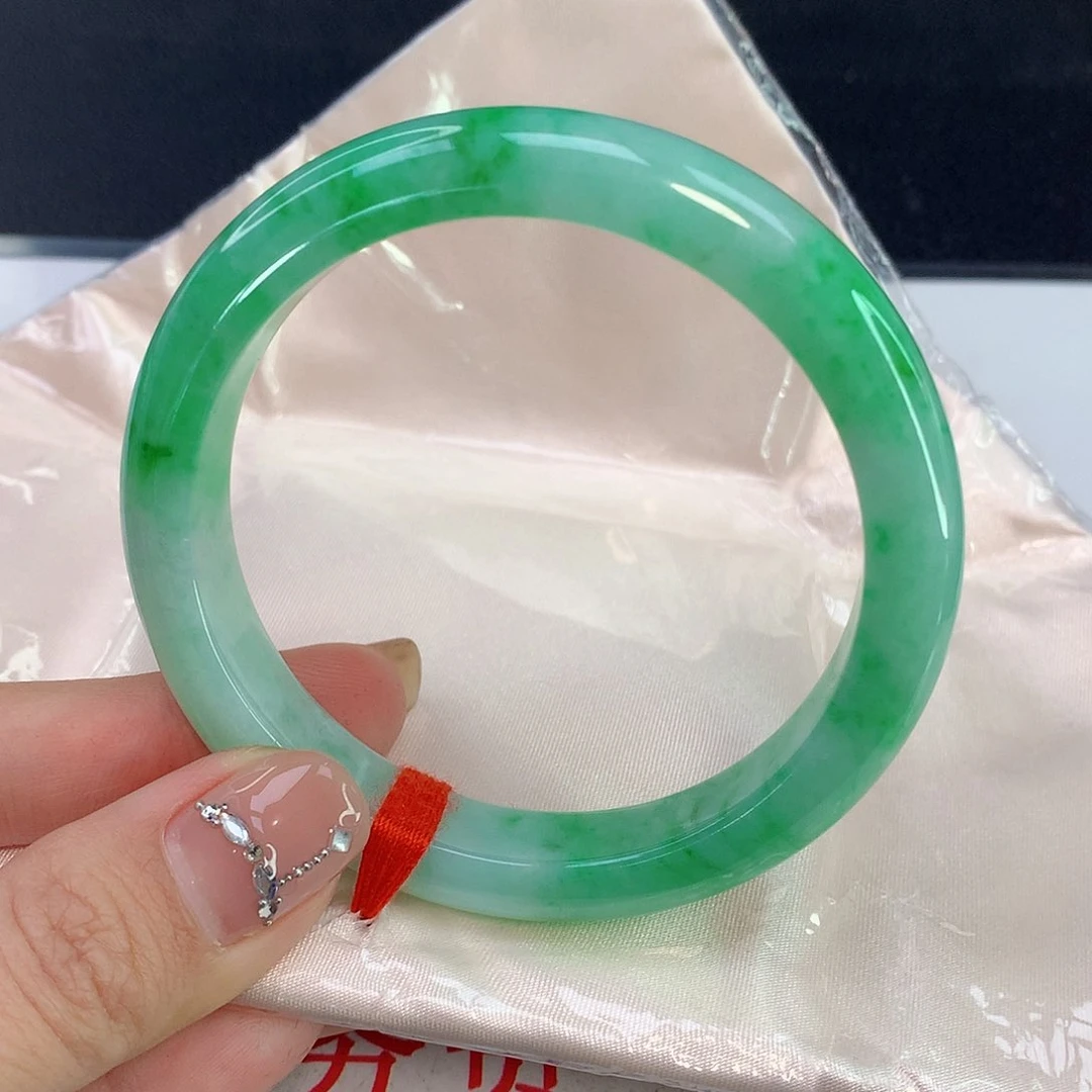 翡翠手镯未镶嵌天然A货翡翠812